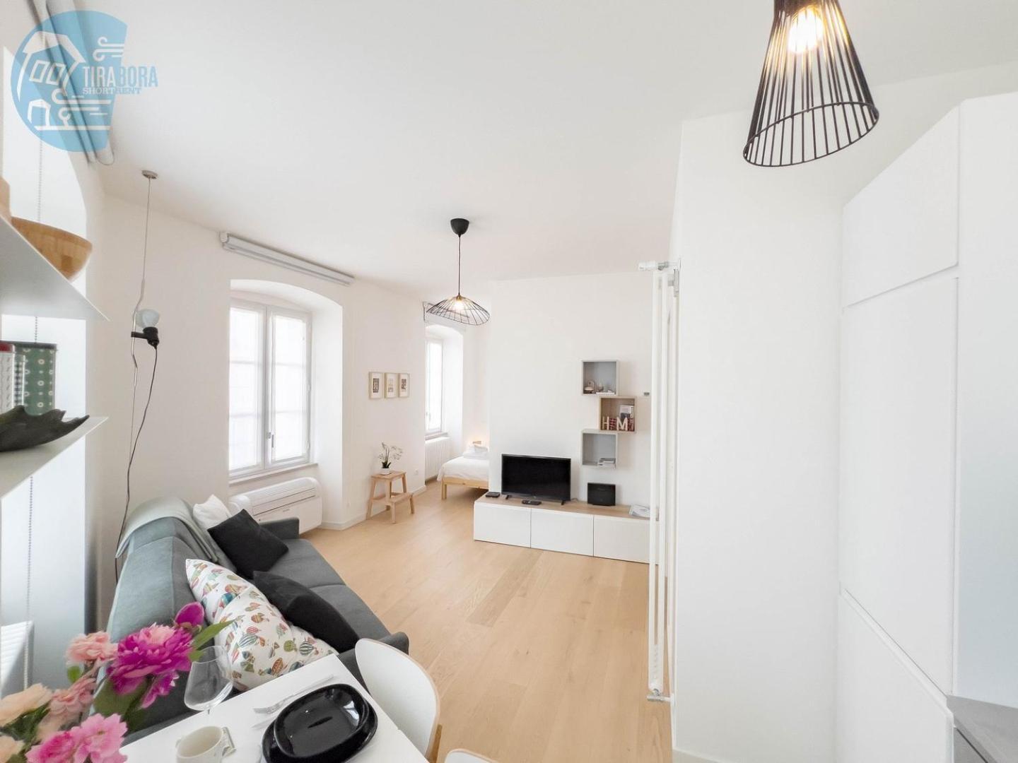 Corridoni 2B Tirabora Short Rent Apartment ตรีเอสเต ภายนอก รูปภาพ