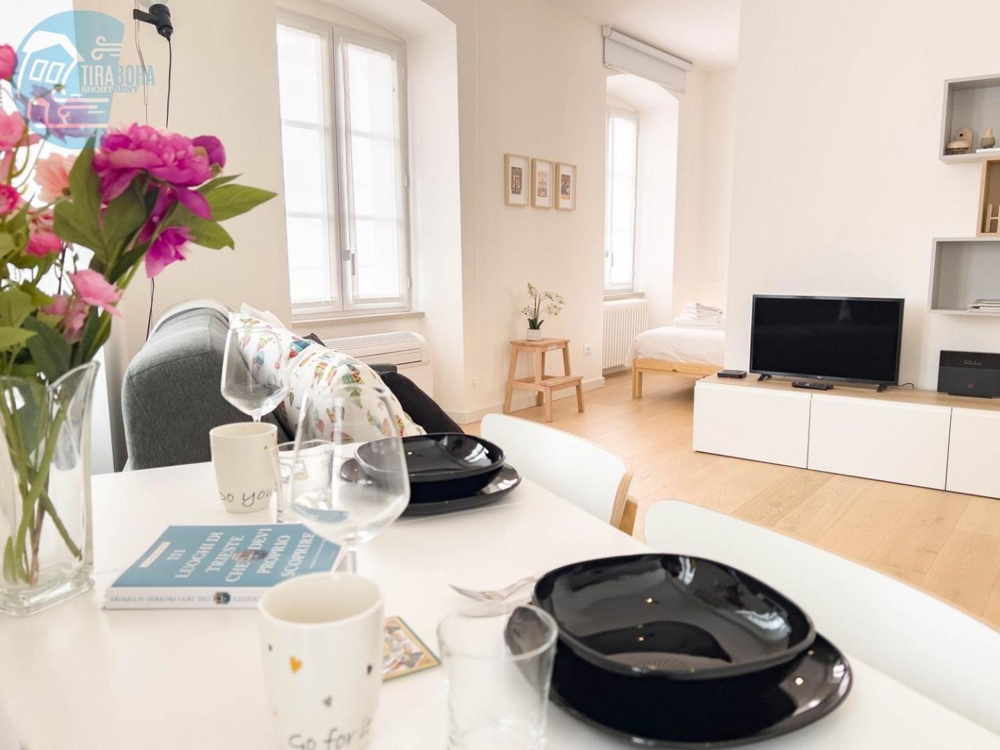 Corridoni 2B Tirabora Short Rent Apartment ตรีเอสเต ภายนอก รูปภาพ